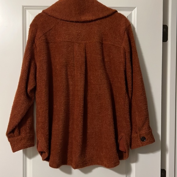 Shacket - Picture 5 of 7